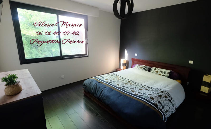 Maison - 230 m² - 6 pièces