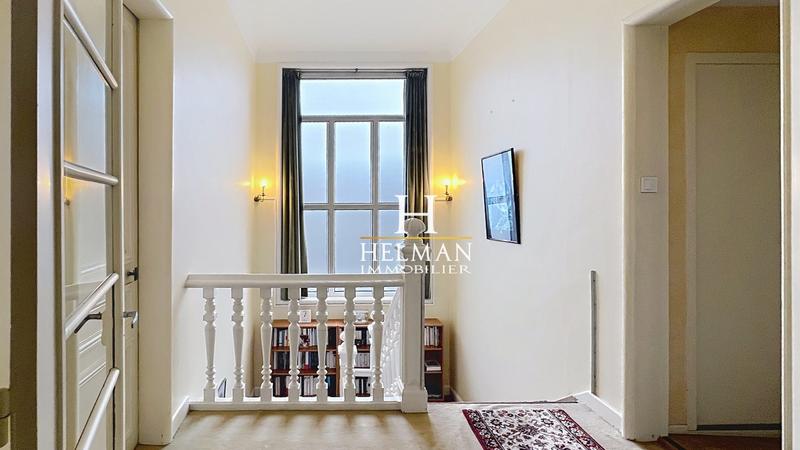 Maison - 424 m² - 9 pièces