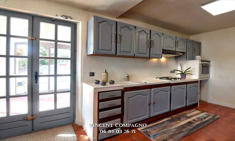 Maison - 230 m² - 10 pièces