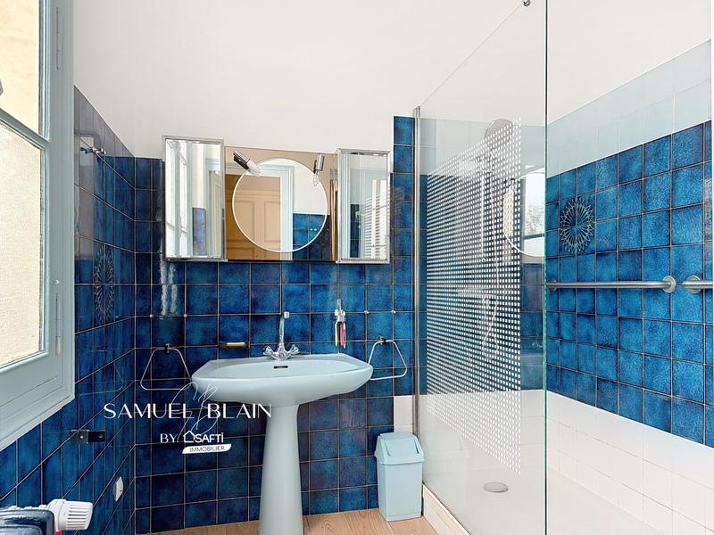 Maison - 200 m² - 9 pièces