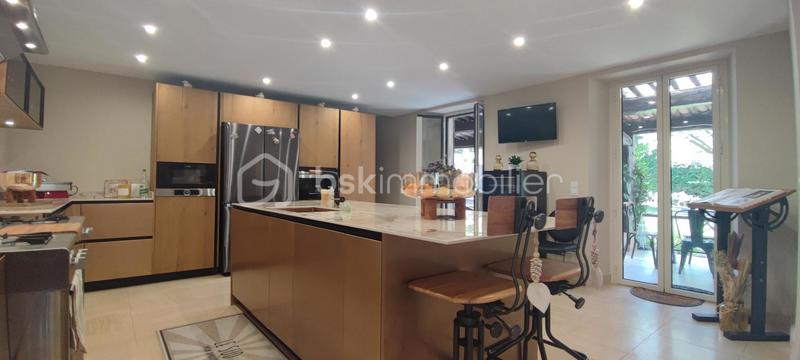 Maison en pierre - 180 m² - 7 pièces