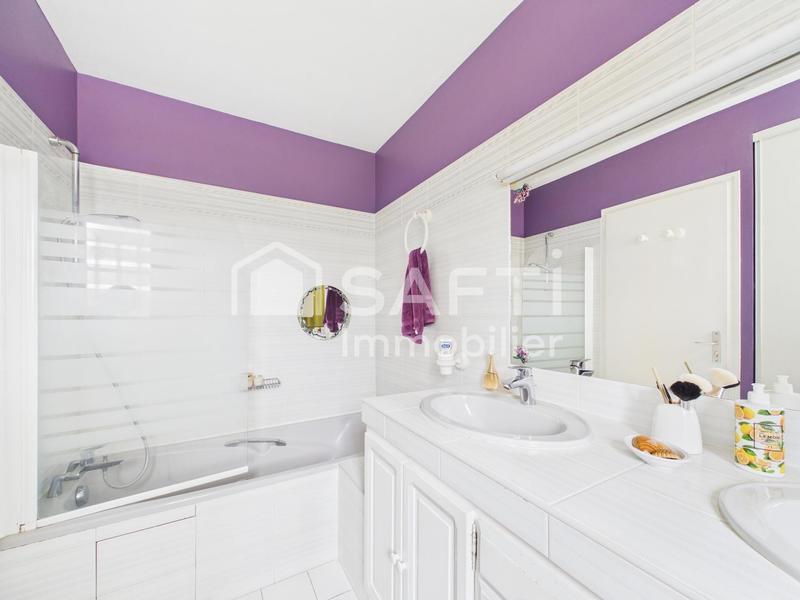 Maison - 152 m² - 6 pièces