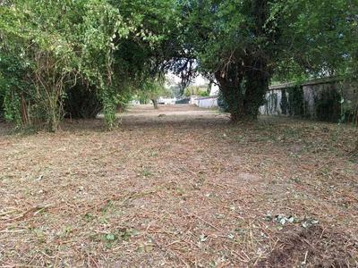 Terrain constructible - 854 m²