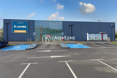 Local commercial - 1 181 m²