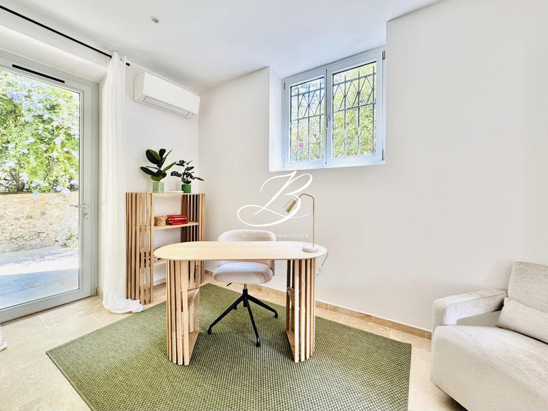 Villa - 258 m² - 10 pièces