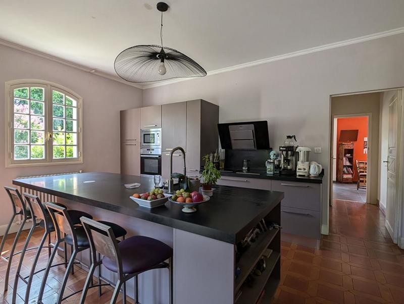 Propriété - 371 m² - 10 pièces