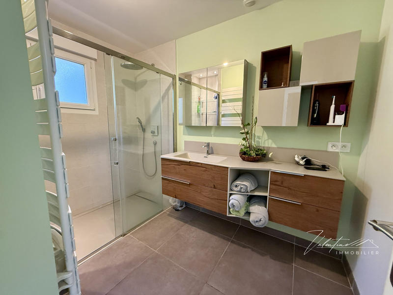 Maison contemporaine - 142 m² - 7 pièces