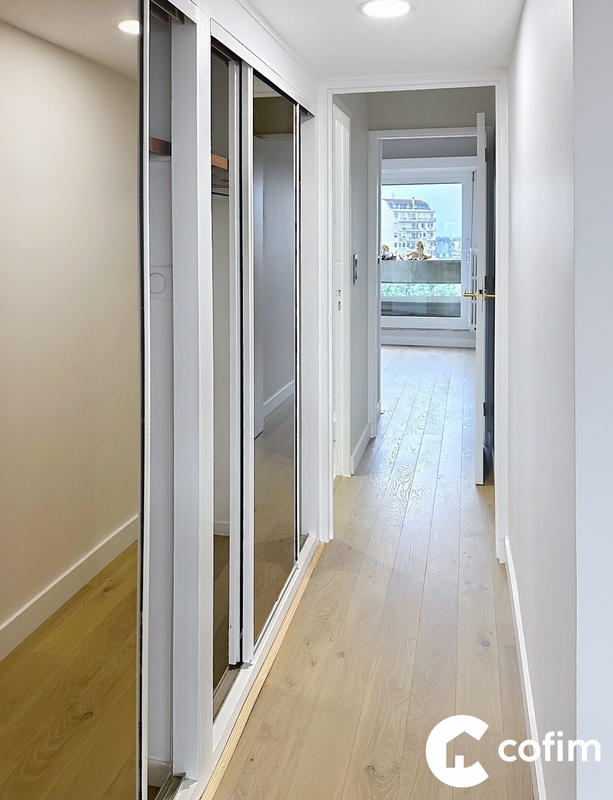 Appartement - 160 m² - 8 pièces