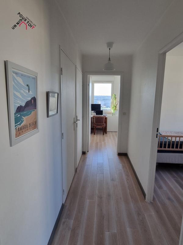 Appartement - 99 m² - 5 pièces