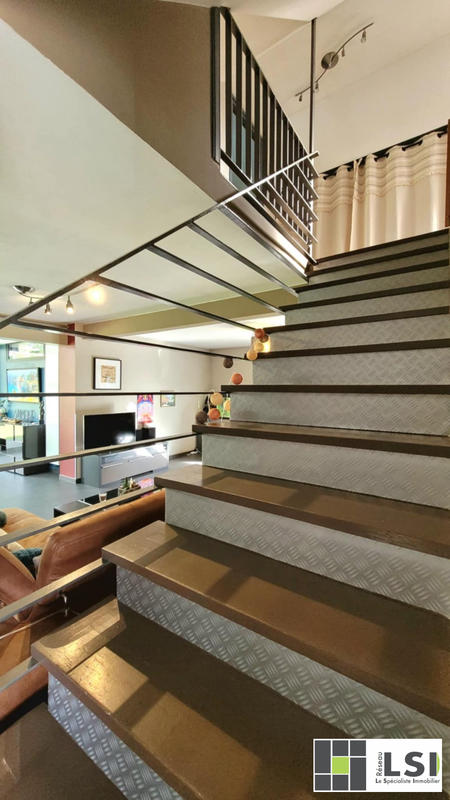 Maison contemporaine - 165 m² - 10 pièces