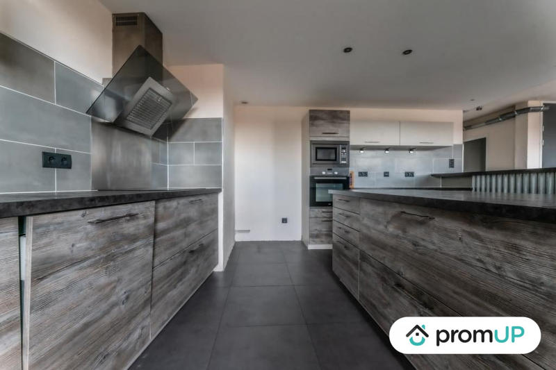 Appartement - 130 m² - 3 pièces