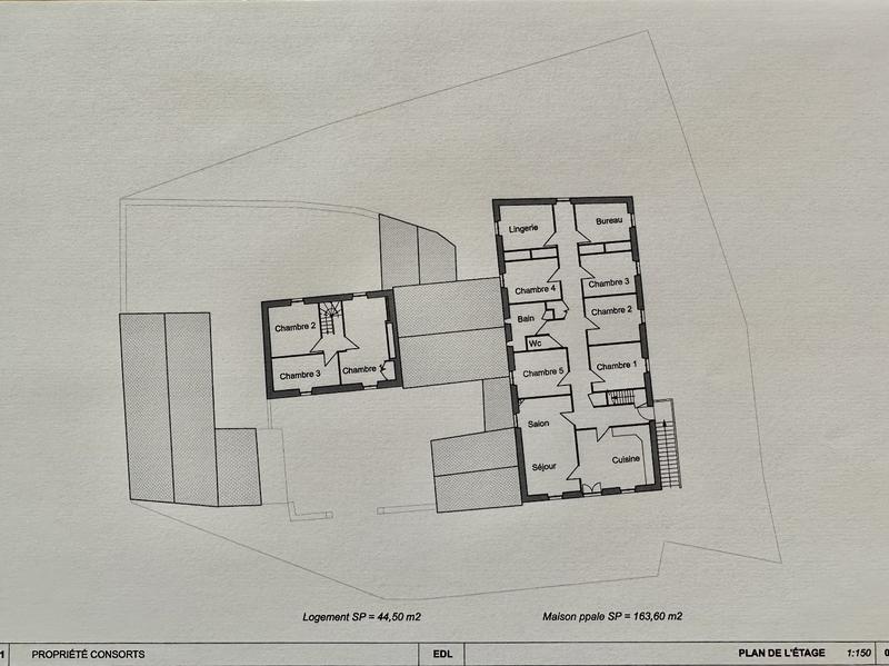 Maison - 224 m² - 13 pièces