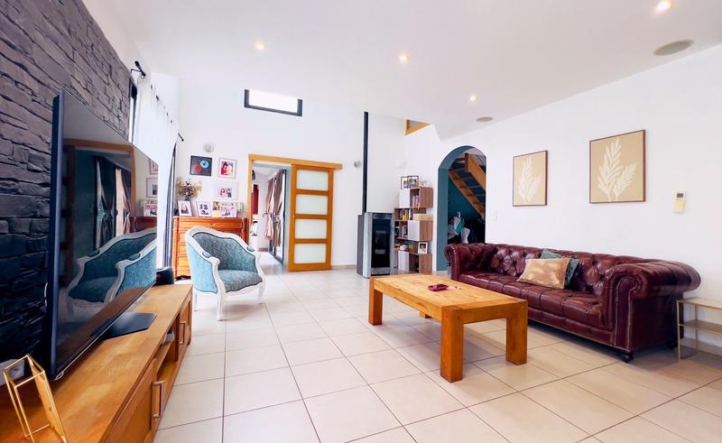 Maison - 153 m² - 5 pièces