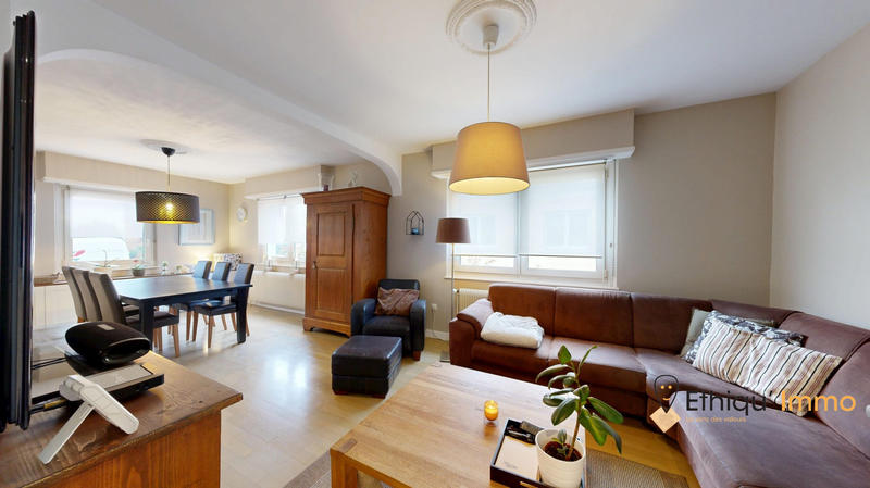 Maison - 200 m² - 6 pièces