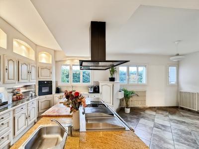 Maison - 310 m² - 10 pièces