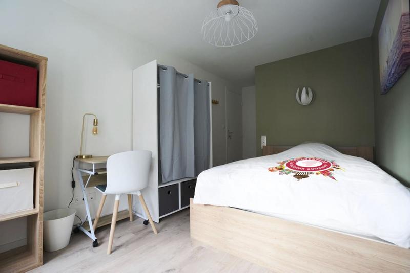 Appartement - 98 m² - 6 pièces