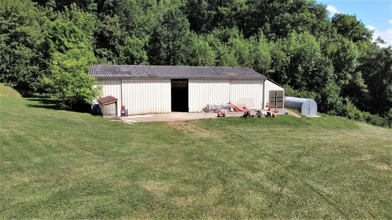 Propriété - 220 m² - 8 pièces