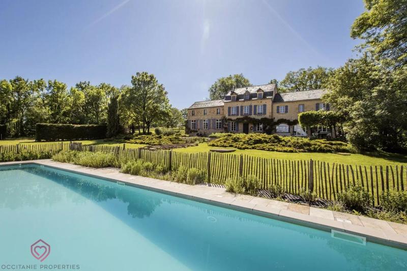 Demeure - 420 m² - 10 pièces