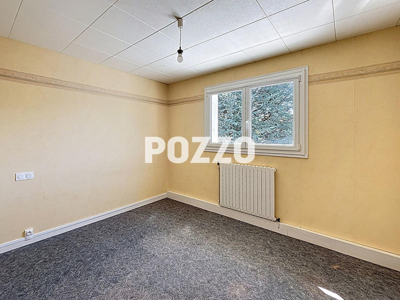 Maison - 140 m² - 8 pièces