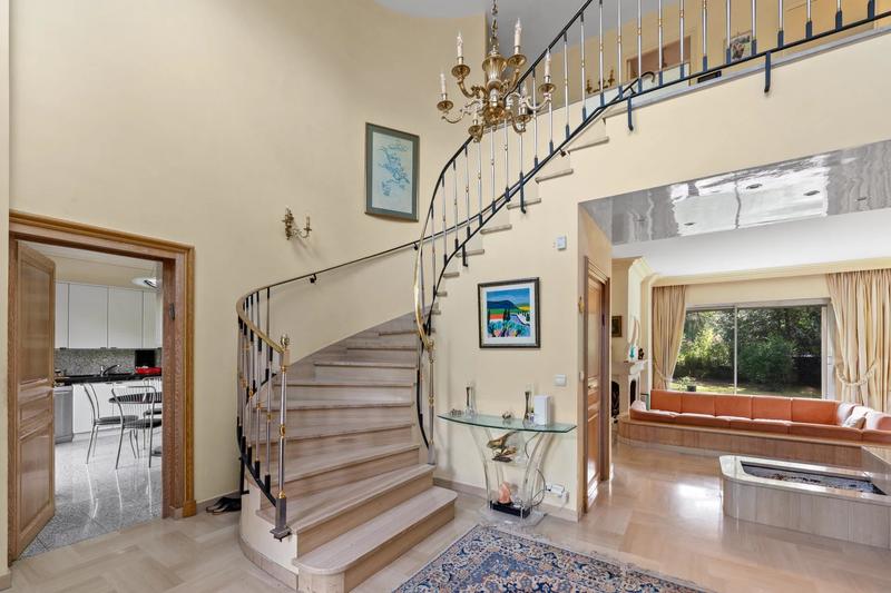 Villa - 286 m² - 8 pièces