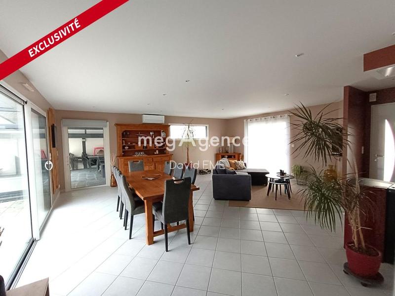 Maison traditionnelle - 145 m² - 7 pièces