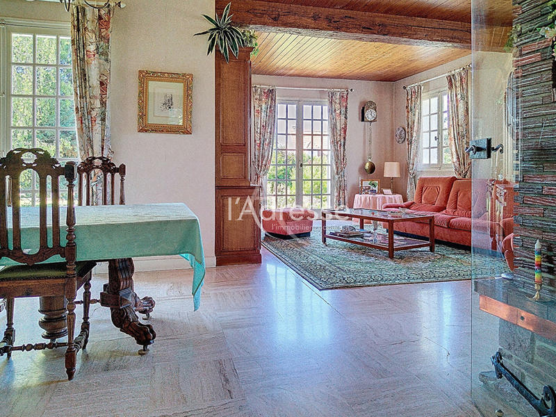 Maison - 200 m² - 6 pièces