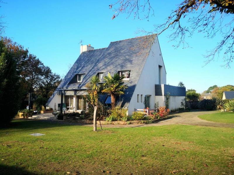 Propriété - 240 m² - 10 pièces