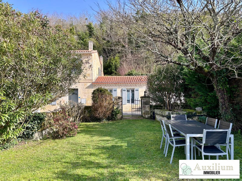 Maison ancienne - 205 m² - 7 pièces