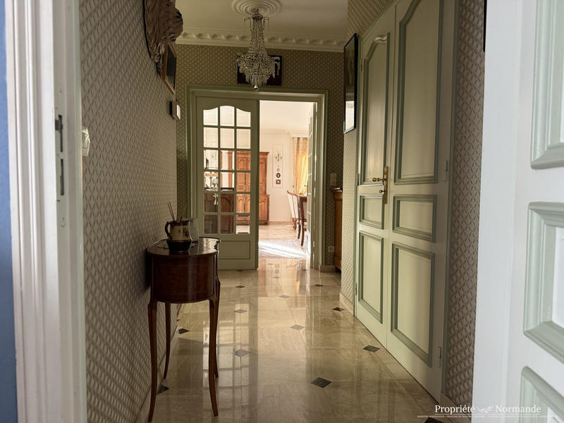 Villa - 190 m² - 6 pièces