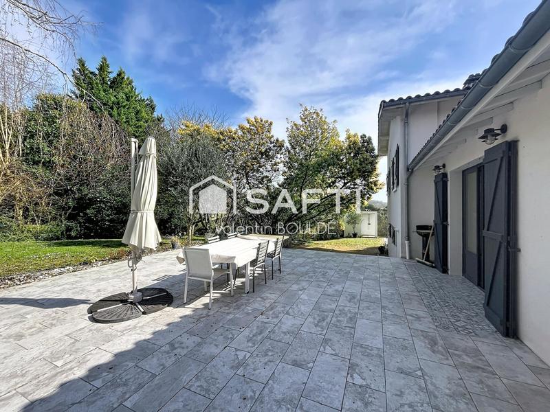 Maison - 182 m² - 7 pièces