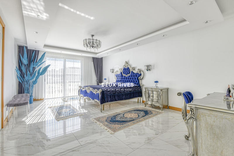 Maison - 550 m² - 7 pièces