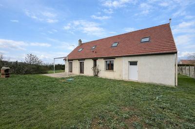 Maison - 104 m² - 5 pièces