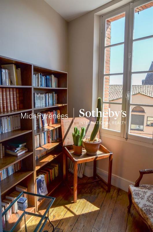 Maison - 450 m² - 11 pièces