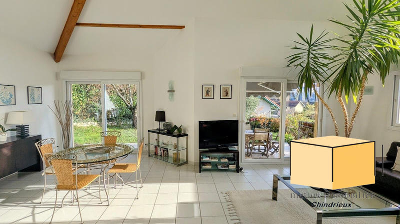 Maison - 97 m² - 5 pièces