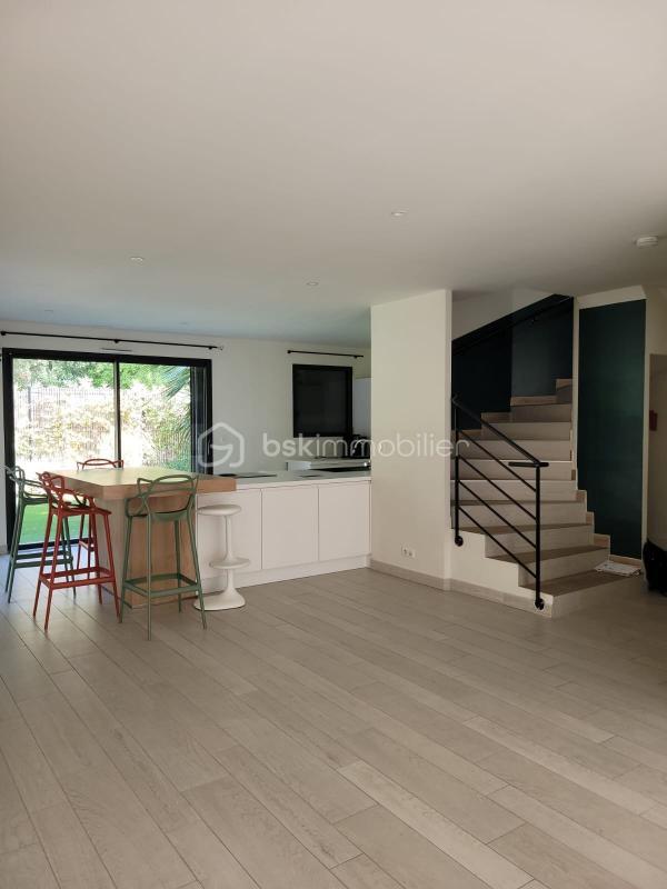 Maison - 160 m² - 5 pièces