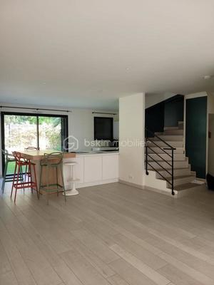 Maison - 160 m² - 5 pièces