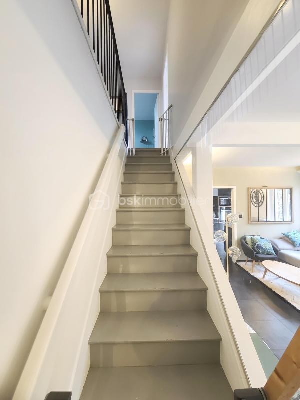 Pavillon - 131 m² - 7 pièces