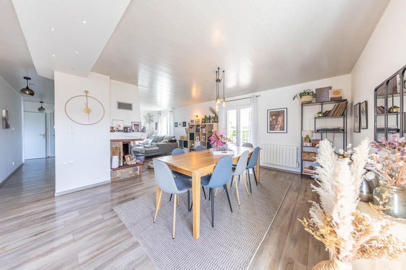 Maison - 166 m² - 6 pièces