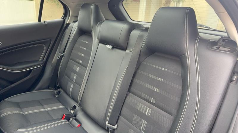 Mercedes Classe Gla I 200 d 136 7g-Tronic Sensation - Automatique Toit ouvrant