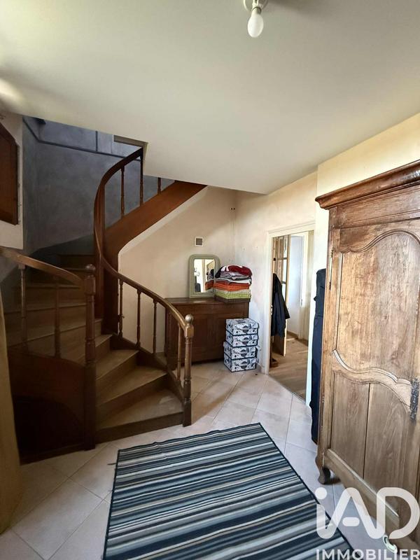 Maison - 211 m² - 9 pièces