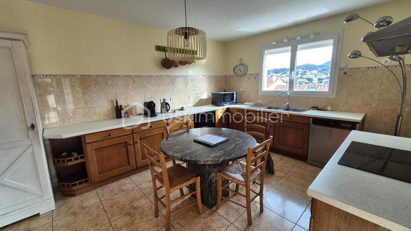 Villa - 237 m² - 10 pièces