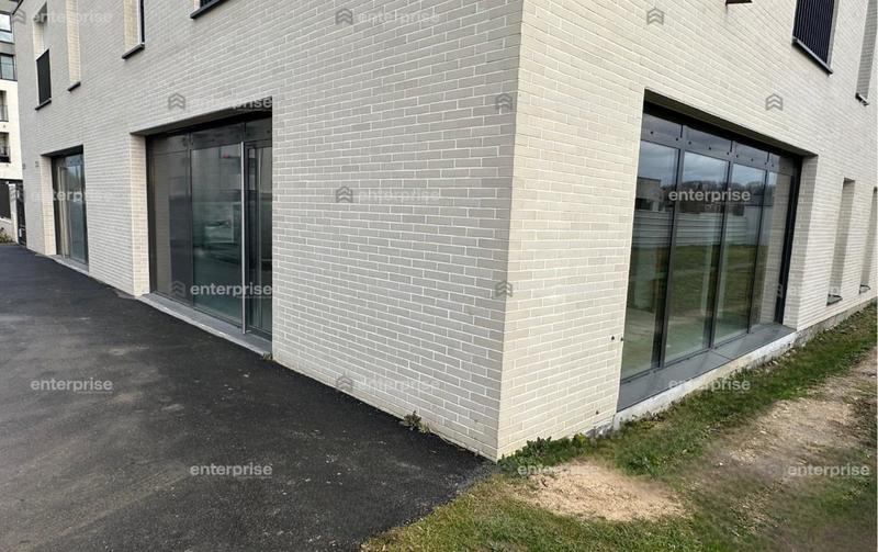 Local commercial - 114 m²