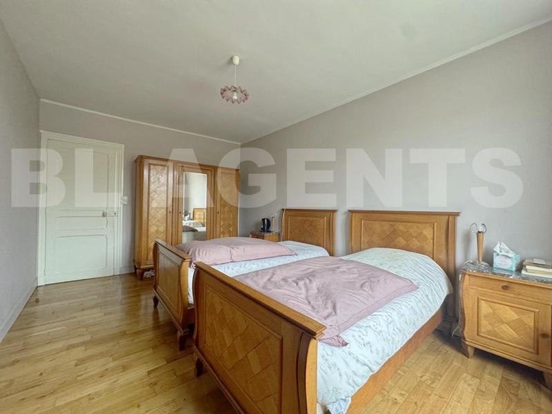 Maison - 250 m² - 4 pièces