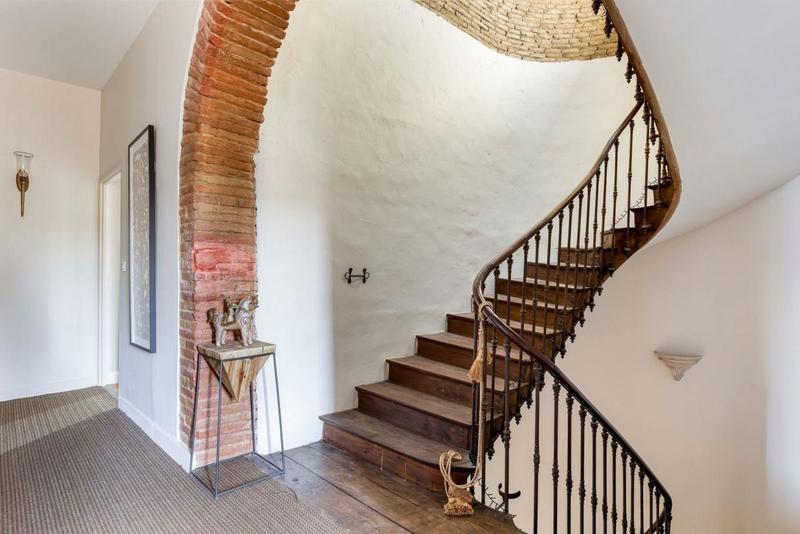 Demeure - 450 m² - 11 pièces