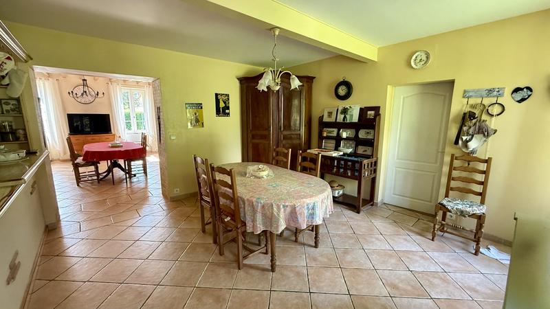 Maison - 323 m² - 8 pièces