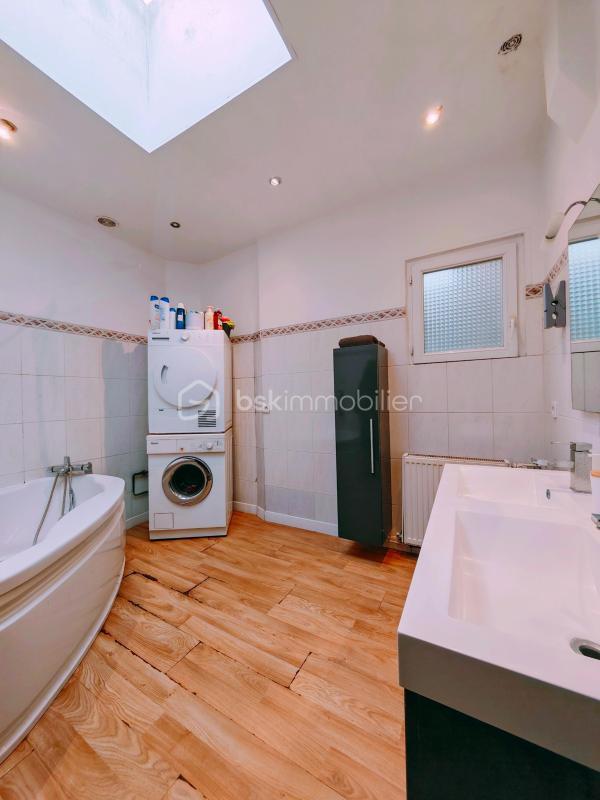 Maison - 140 m² - 5 pièces