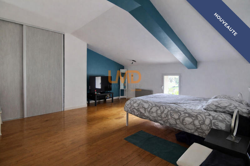 Maison - 199 m² - 7 pièces