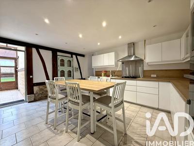 Maison - 198 m² - 8 pièces