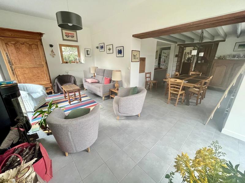 Maison - 151 m² - 8 pièces