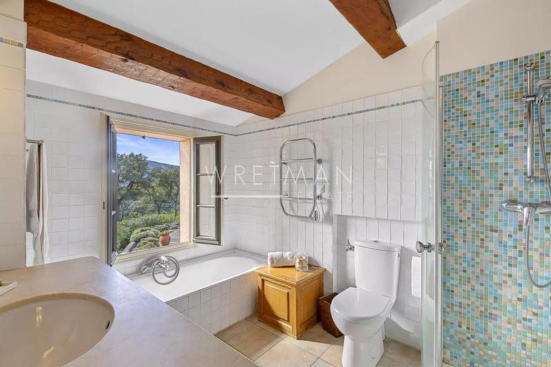 Villa - 210 m² - 6 pièces